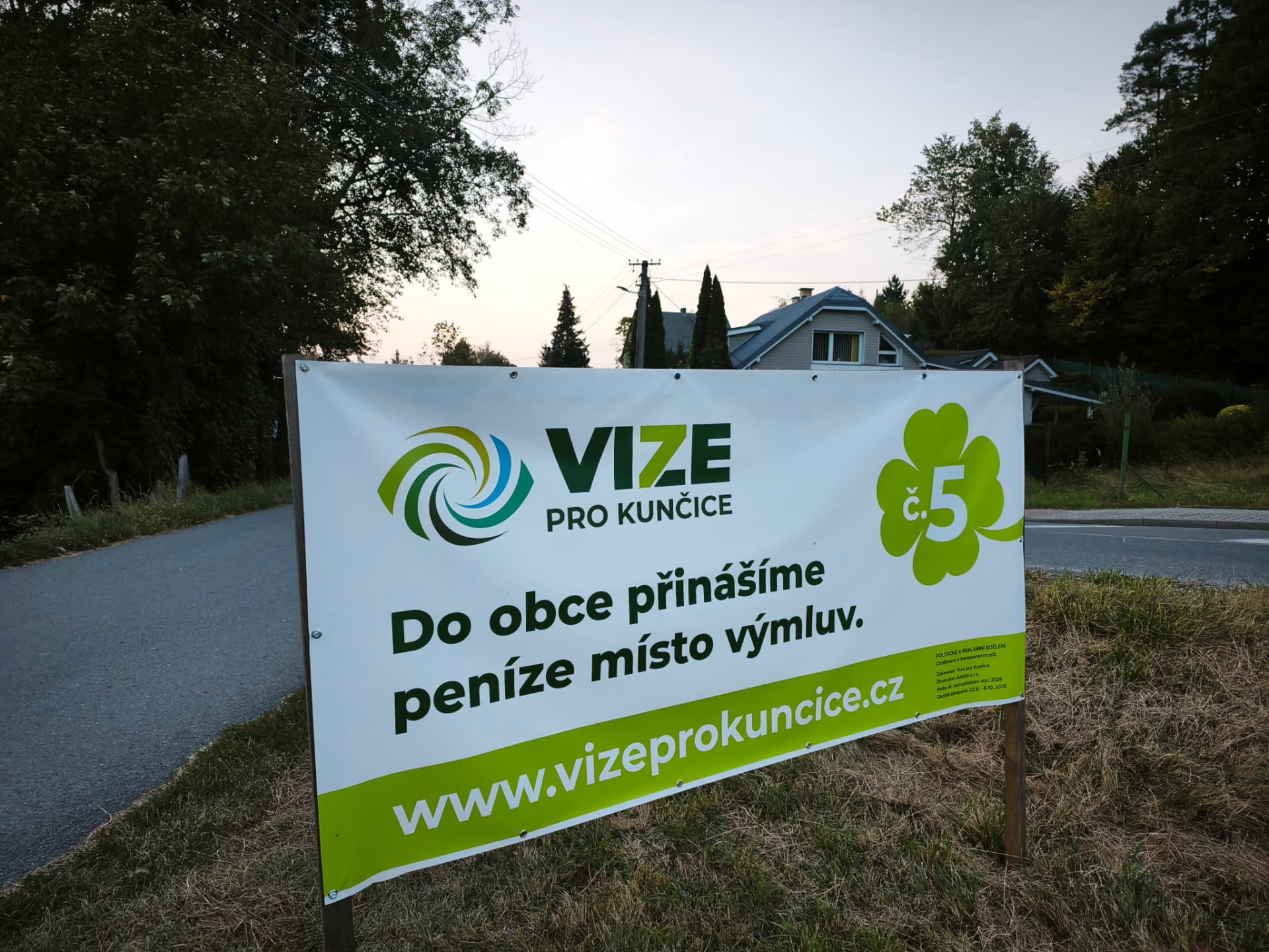 Billboard Vize pro Kunčice u silnice.